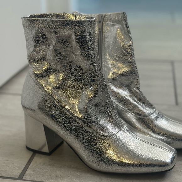 BC Footwear By Seychelles - Unforgettable Ankle Boot in Silver- size 8.5 - NWOB - Picture 4 of 13